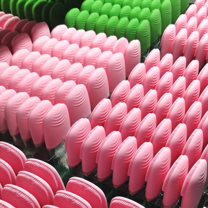 Facial Cleansing Brush (Silicone / Electric)